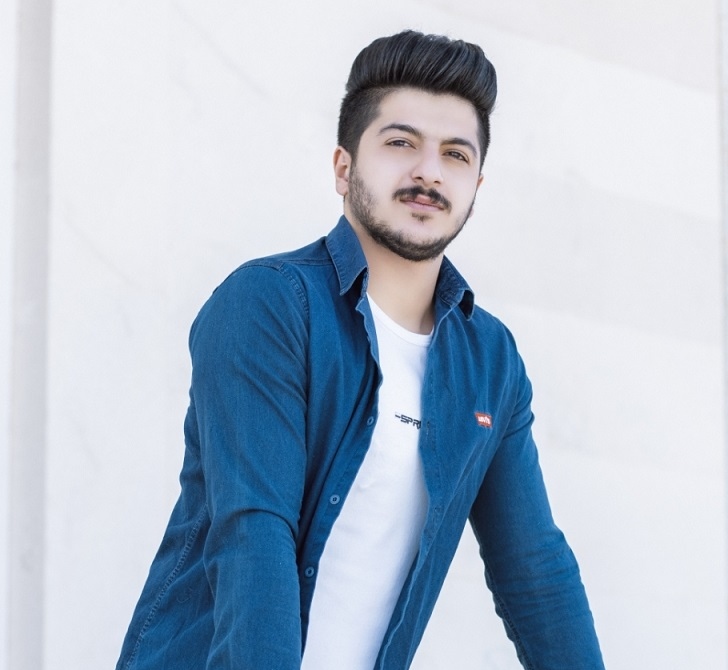 امیرسیاوشی زبان مادری